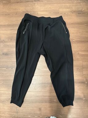 LIVI black joggers